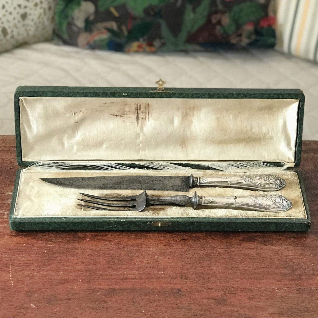 Ensemble de couverts de service en argenté fourré : couteau et fourchette fin XIXème début XXème siècle par Hello Broc brocante en ligne