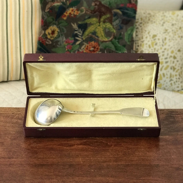 Grande louche de service Christofle en Alfénide dans son écrin par Hello Broc brocante en ligne