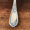 Louche de service en Métal Blanc décor rocaille de l'orfèvre Orbrille à Paris par Hello Broc brocante en ligne