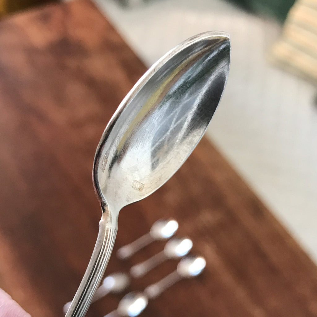 Ensemble de 6 cuillères à moka en métal argenté décor feuille de l'orfèvre Paul-François Guillaumot par Hello Broc brocante en ligne