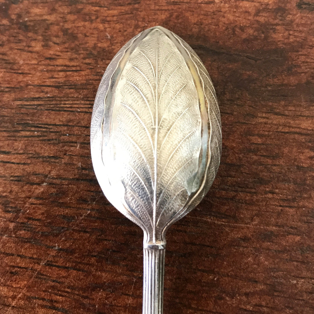 Ensemble de 6 cuillères à moka en métal argenté décor feuille de l'orfèvre Paul-François Guillaumot par Hello Broc brocante en ligne