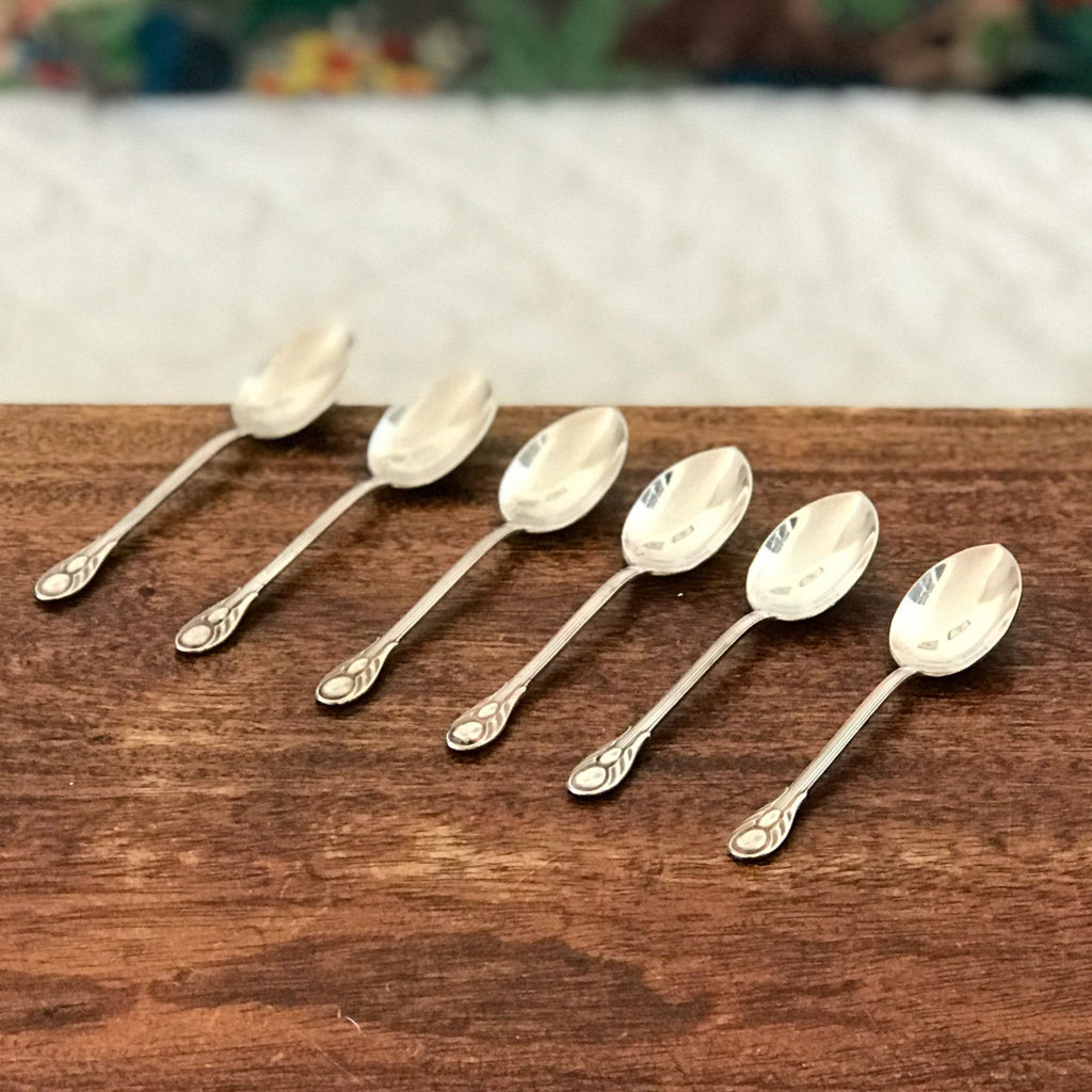 Ensemble de 6 cuillères à moka en métal argenté décor feuille de l'orfèvre Paul-François Guillaumot par Hello Broc brocante en ligne