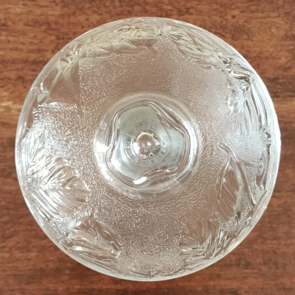 Sucrier bonbonnière sur pied en verre moulé incolore décor fruits et feuillages par Hello Broc brocante en ligne
