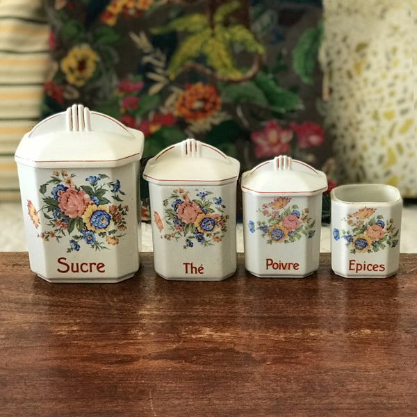 Ensemble de 4 pots à épices en faïence fine et décor fleurs multicolores Circa 1930 par Hello Broc brocante en ligne