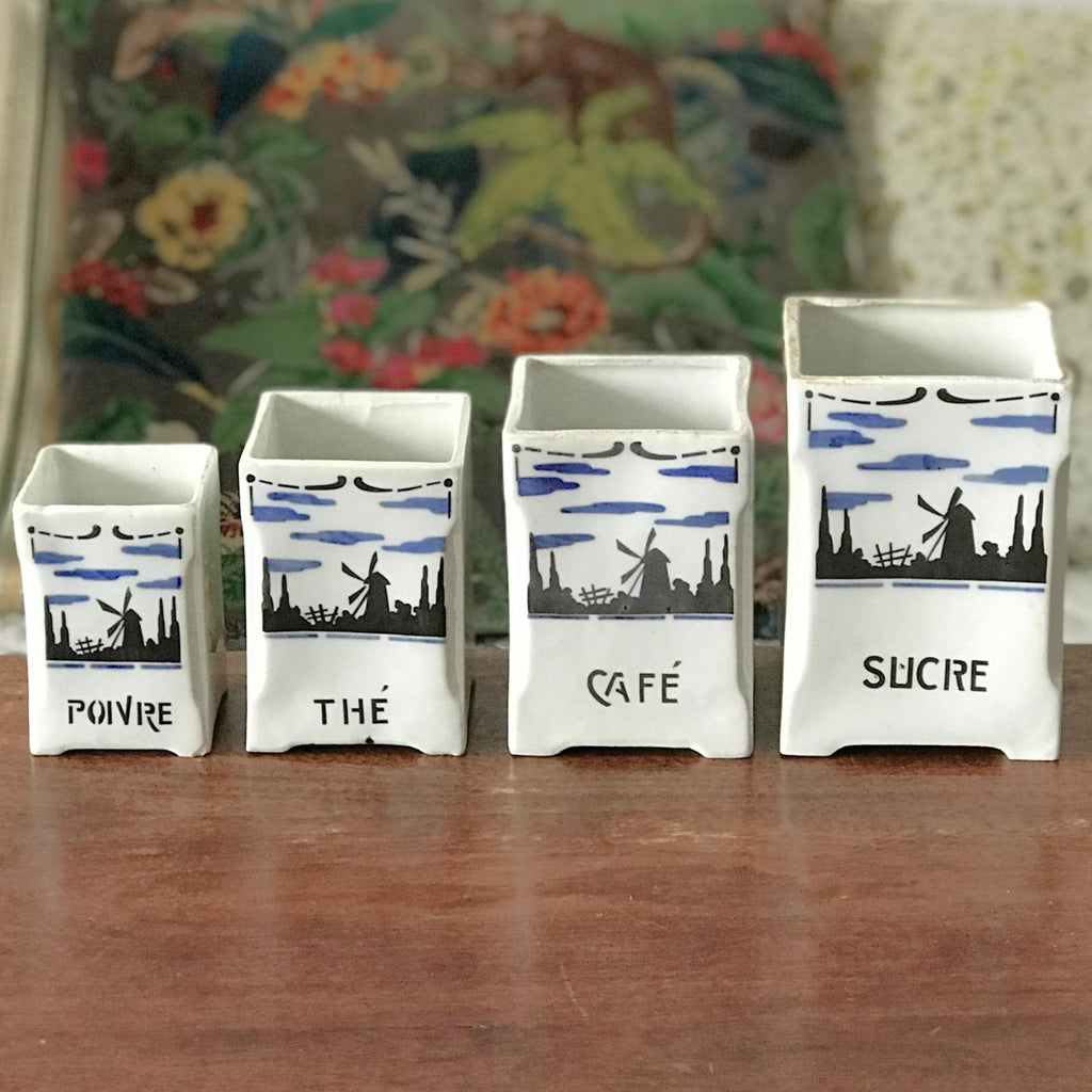 Ensemble de 4 pots à épices époque Art Nouveau décor paysage et moulin noir et bleu par Hello broc brocante en ligne - produit unique