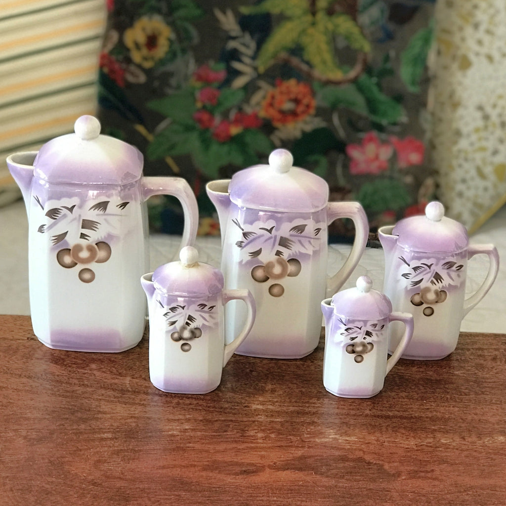 Série de pots à lait de tailles différentes Art Déco par Digoin et Sarreguemines par Hello Broc brocante en ligne