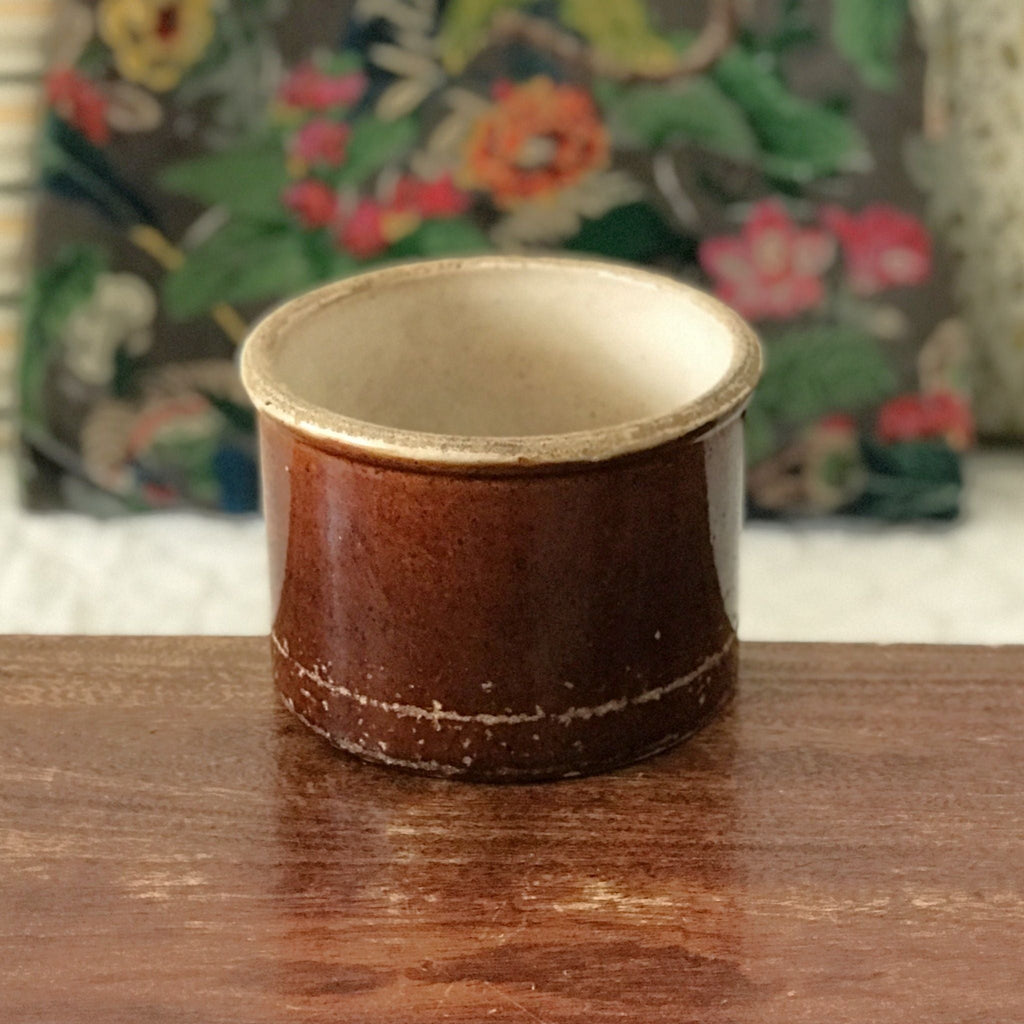 Pot à confit bas en grès marron vernissé de forme rouleau par Hello Broc brocante en ligne