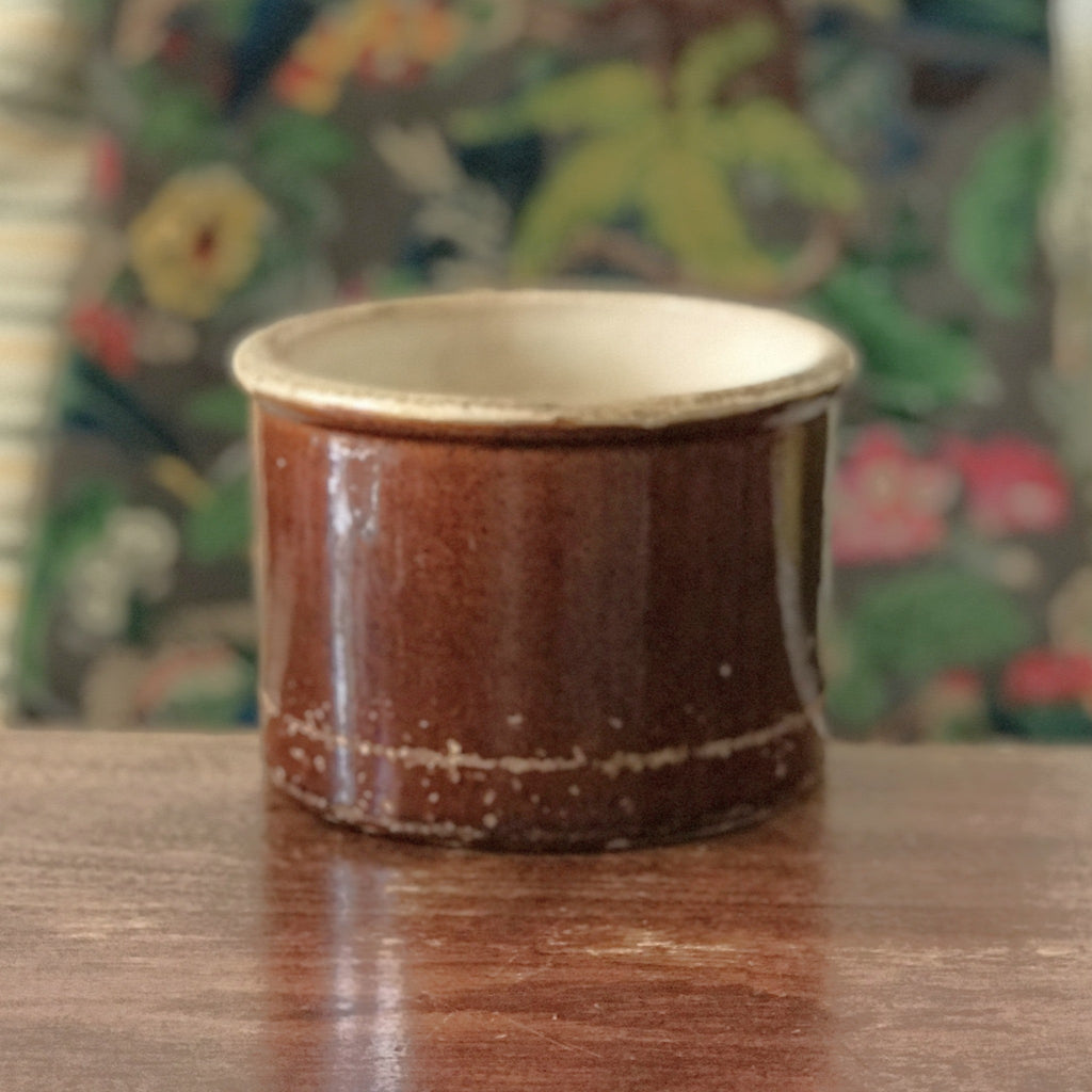 Pot à confit bas en grès marron vernissé de forme rouleau par Hello Broc brocante en ligne