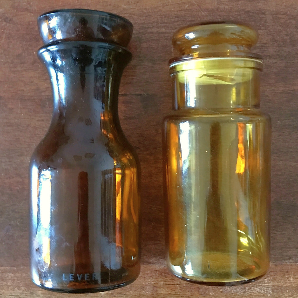Lot de 2 bocaux style pot apothicaire en verre moulé ambré : 1 marron et 1 jaune par Hello Broc brocante en ligne