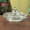 Presse-citron ou agrumes en verre moulé par Hello Broc brocante en ligne