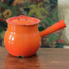 Caquelon haut ou marmite en tôle émaillée orange avec son couvercle d'origine par Hello Broc brocante en ligne