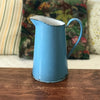 Pichet ancien broc en métal émaillé bleu par Hello Broc brocante en ligne