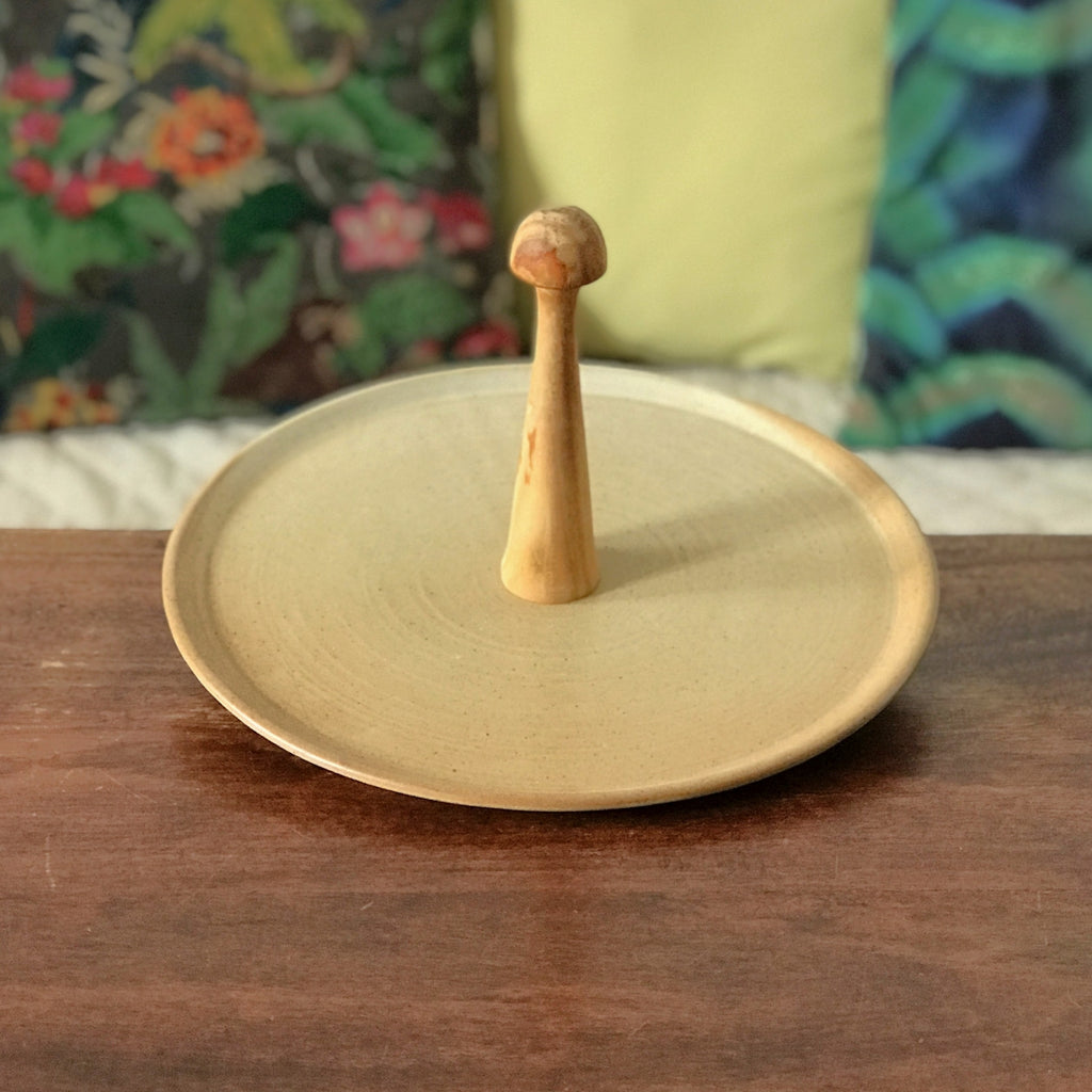 Plateau à fromage vintage en grès de CNP Grès Village France par Hello Broc brocante en ligne