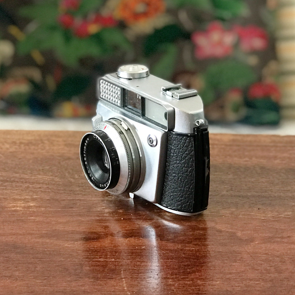 Appareil photo vintage Balda matic I dans sa boîte d'origine 1960 par Hello Broc brocante en ligne