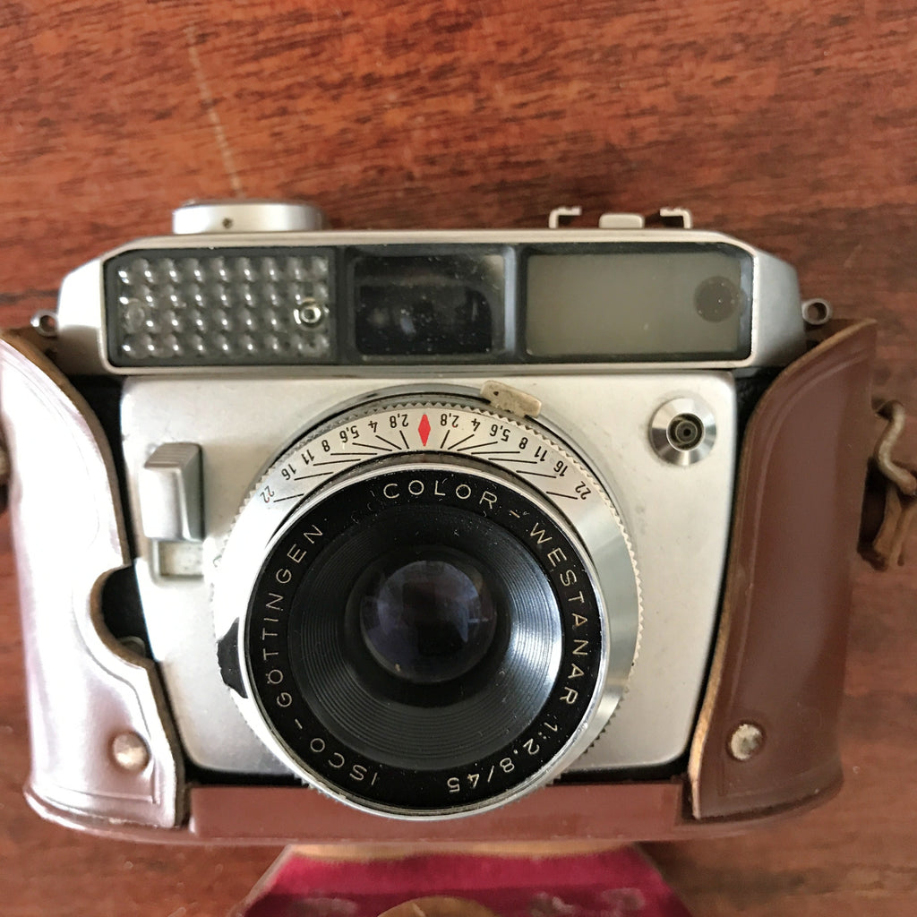 Appareil photo vintage Balda matic I dans sa boîte d'origine 1960 par Hello Broc brocante en ligne