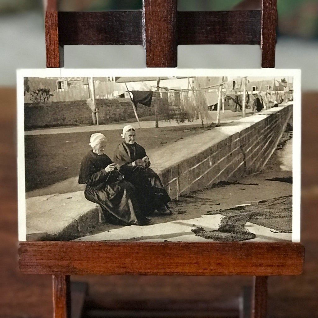 Carte postale ancienne noir et blanc sépia 1937 2 bigoudens Bretagne France par Hello Broc brocante en ligne
