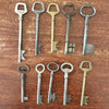 Lot de 10 clefs anciennes de taille moyenne longueur de 8,5 à 12,5 cm par Hello Broc brocante en ligne
