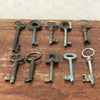 Lot de 10 clefs anciennes de taille moyenne longueur de 6 à 9 cm par Hello Broc brocante en ligne