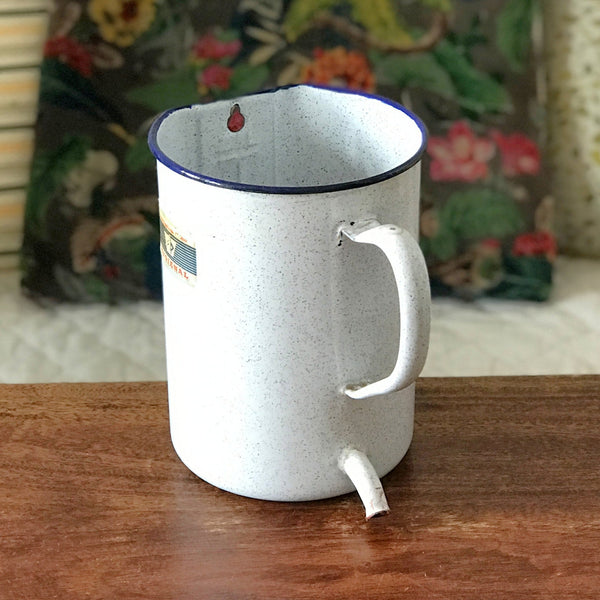 Pot à lavement ancien en tôle émaillée Hygienal par Hello Broc brocante en ligne