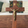 Crucifix vintage années 50 bronze, chêne et laiton par Hello Broc brocante en ligne