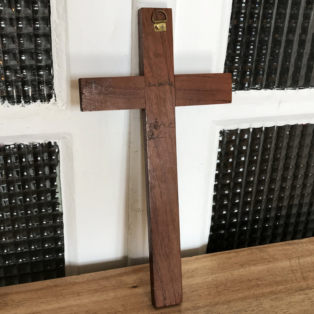 Crucifix vintage années 50 bronze, chêne et laiton par Hello Broc brocante en ligne