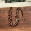 Grand chapelet en billes de bois sculptées par Hello Broc brocante en ligne