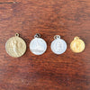 Lot de 8 médailles religieuses dont des miraculeuses et 3 croix anciennes par Hello Broc brocante en ligne