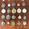 Ensemble de 40 médailles religieuses vintage par Hello Broc brocante en ligne