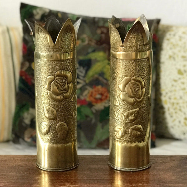 Paire douilles obus d'artillerie 1914 - 1918 gravé Roses - Art Nouveau par Hello Broc brocante en ligne