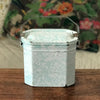 Gamelle portable vintage en tôle émaillée mouchetée par Hello Broc brocante en ligne