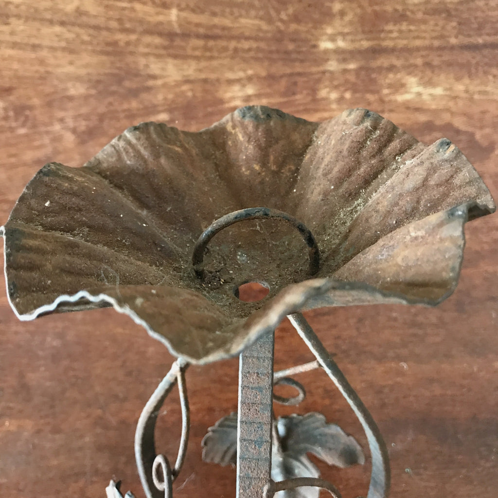 Suspension pied de lampe en fer forgé dans son jus Circa 1930 par Hello Broc brocante en ligne