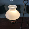 Lampe de bureau dans le style quinquet en laiton et bois abat-jour opaline blanche années 80 par Hello Broc brocante en ligne