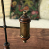 Lampe de bureau dans le style quinquet en laiton et bois abat-jour opaline blanche années 80 par Hello Broc brocante en ligne