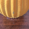 Abat jour en verre moulé entouré d'un velours plastifié jaune orange par Hello Broc brocante en ligne
