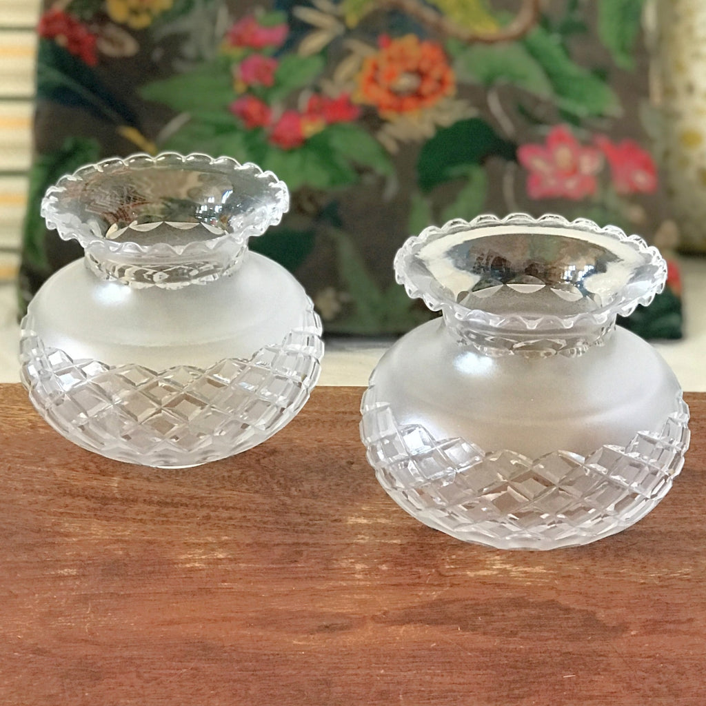 Paire d'abat-jour vintage en cristal moulé à effets années 50 / 60 par Hello Broc brocante en ligne