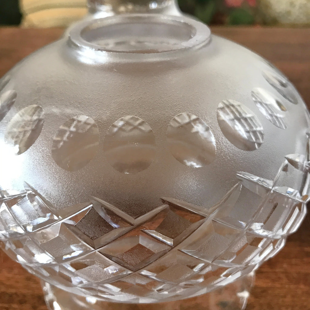 Paire d'abat-jour vintage en cristal moulé à effets années 50 / 60 par Hello Broc brocante en ligne