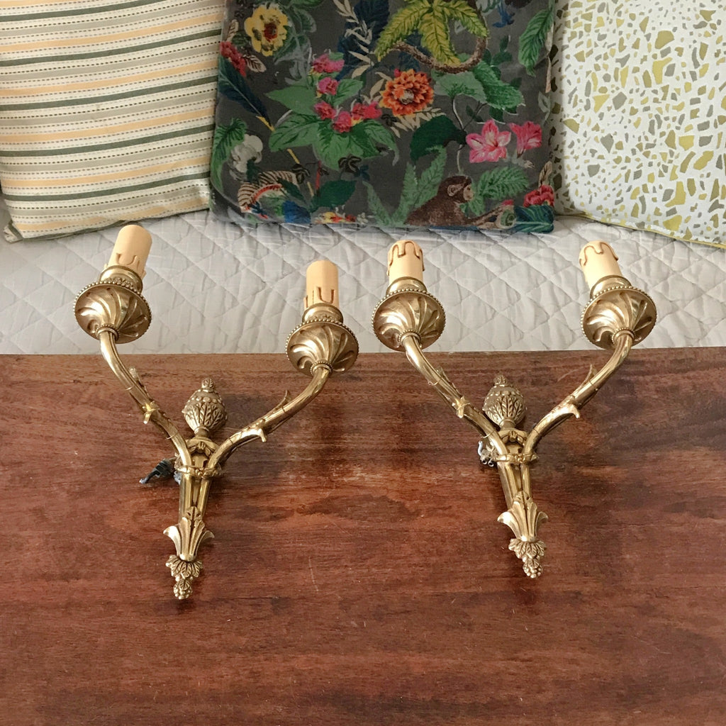 Paire d'appliques double ou à deux branches en bronze doré par Hello Broc brocante en ligne