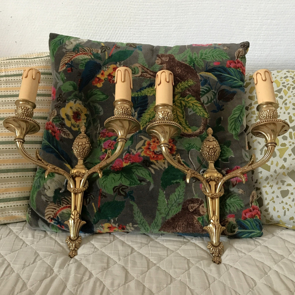 Paire d'appliques double ou à deux branches en bronze doré par Hello Broc brocante en ligne