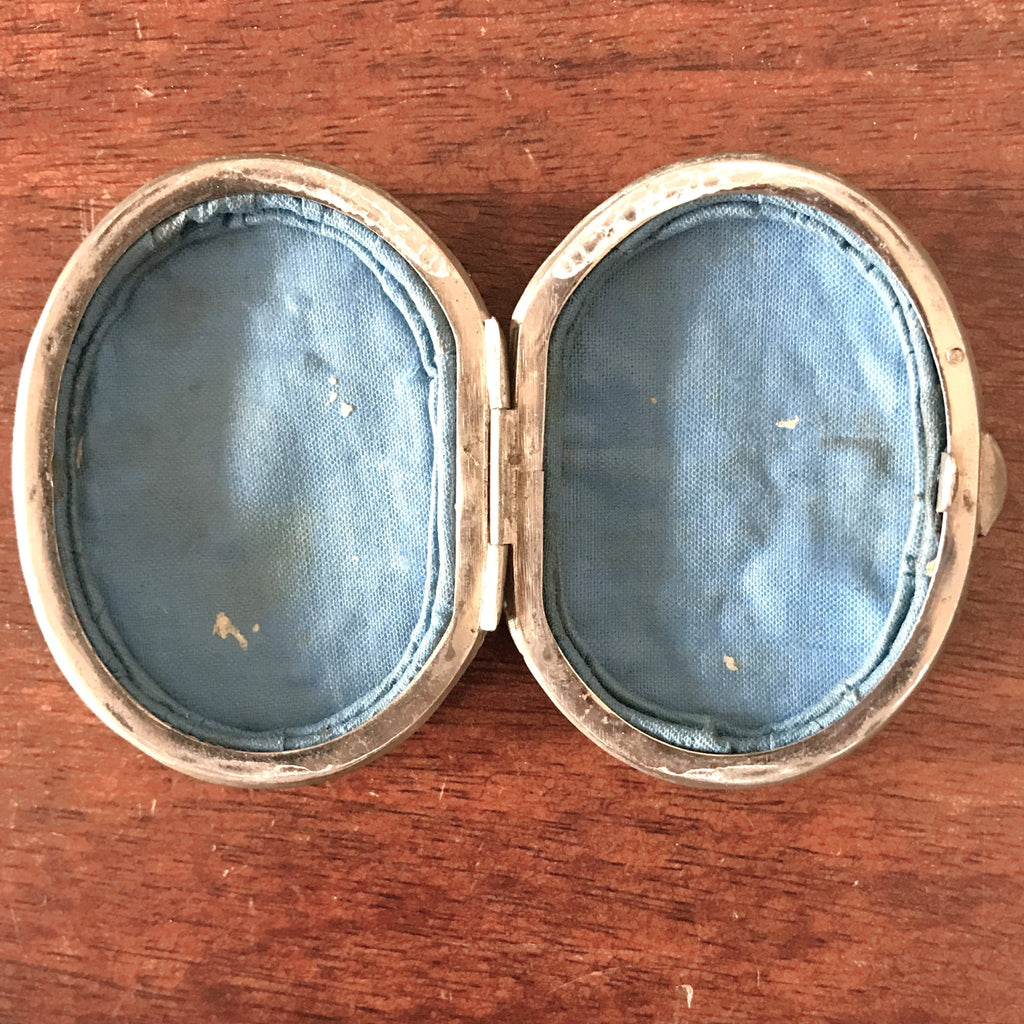 Petit porte-monnaie Napoléon III en écaille de tortue insertions or et argent Circa 1860 par Hello Broc brocante en ligne