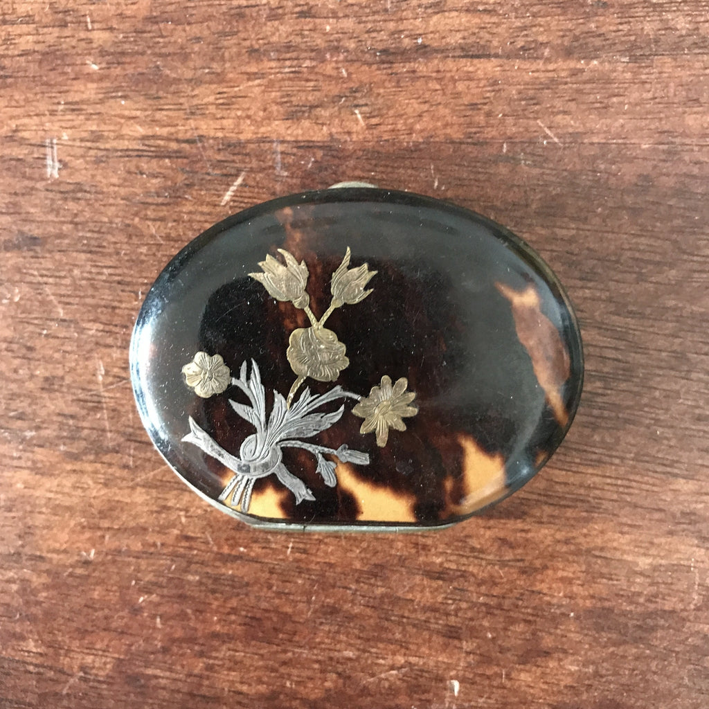 Petit porte-monnaie Napoléon III en écaille de tortue insertions or et argent Circa 1860 par Hello Broc brocante en ligne