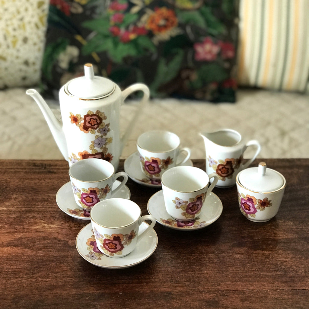 Service à café vintage en céramique années 70 pour dînette enfant par Hello Broc brocante en ligne