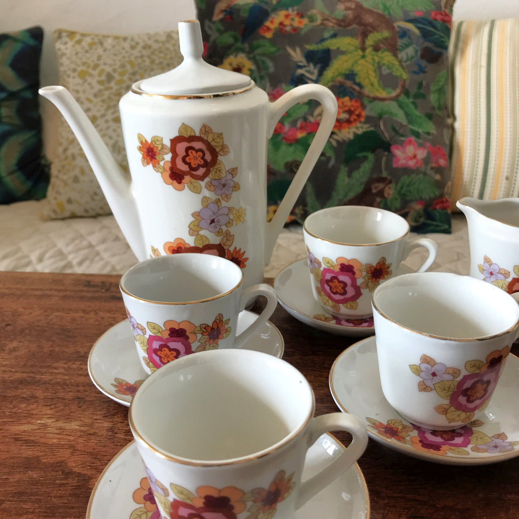 Service à café vintage en céramique années 70 pour dînette enfant par Hello Broc brocante en ligne