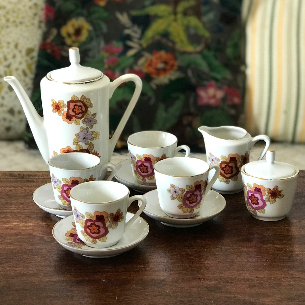 Service à café vintage en céramique années 70 pour dînette enfant par Hello Broc brocante en ligne