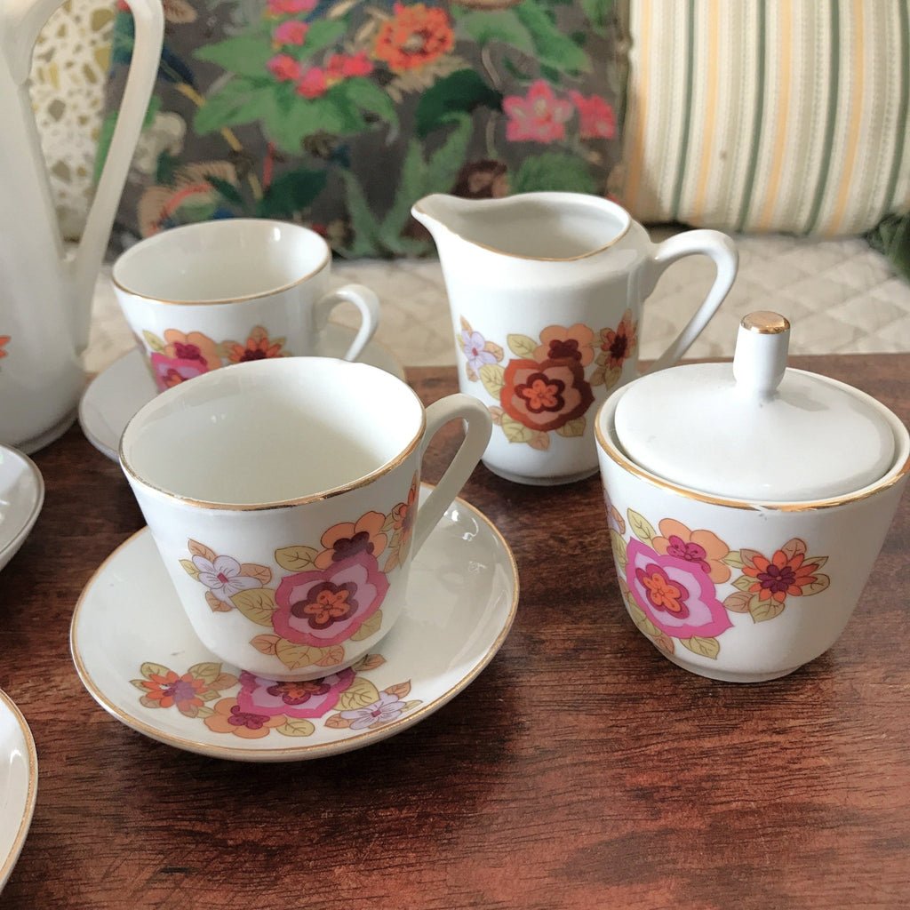 Service à café vintage en céramique années 70 pour dînette enfant par Hello Broc brocante en ligne