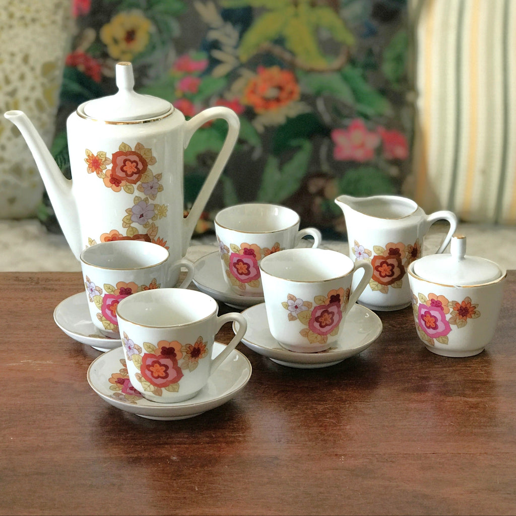 Service à café vintage en céramique années 70 pour dînette enfant par Hello Broc brocante en ligne