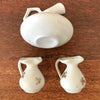 Ensemble de 3 céramiques blanches vintage miniatures décor doré par Hello Broc brocante en ligne