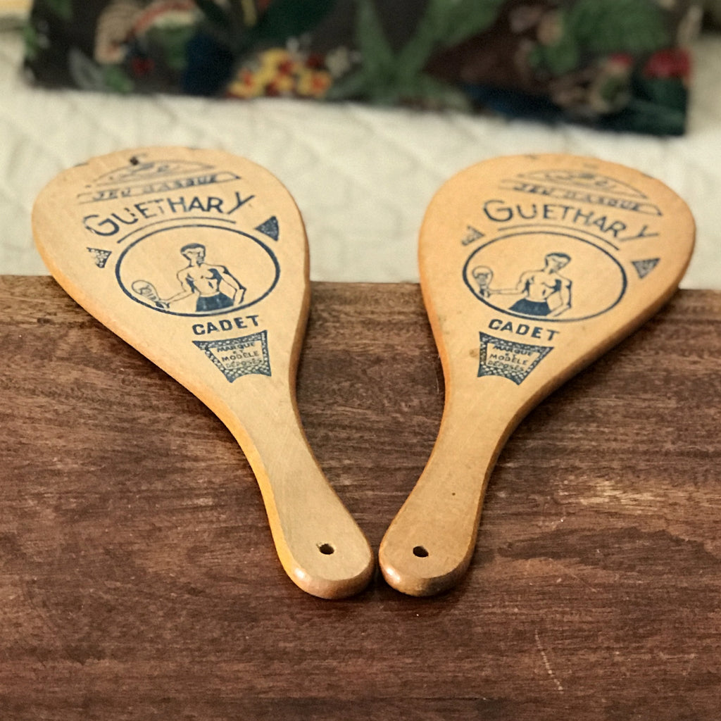 Lot de 2 raquettes en bois pour Jokari années 50 / 60 par Hello Broc brocante en ligne