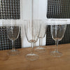 Lot de 3 ou 4 verres à vin sur pied en cristal gravé - Hello Broc