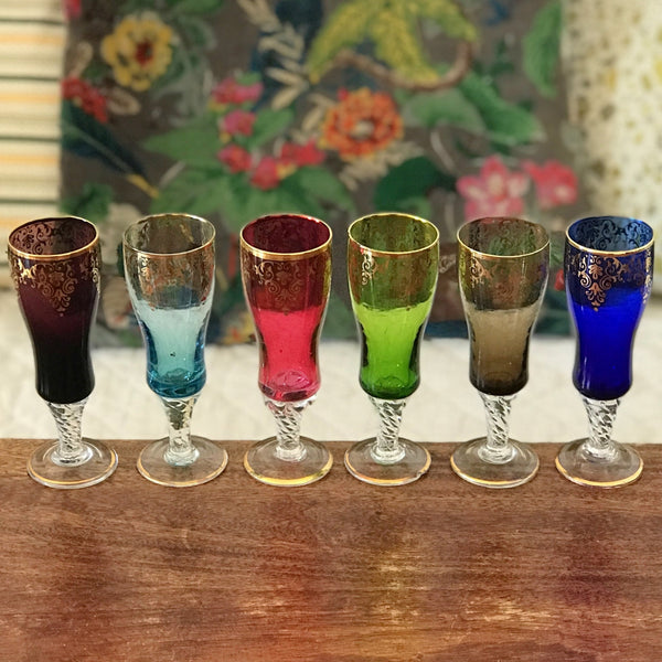 Lot de 6 grands verres à digestif en verre de Murano multicolores pied torse incolore contenance de 6 cl par Hello Broc brocante en ligne