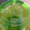 Vase vert en verre moulé taille moyenne hauteur 22 cm
